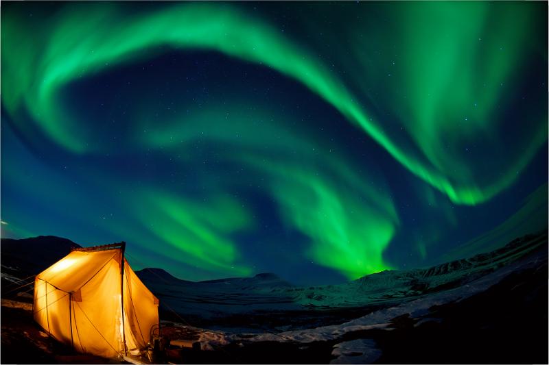 Nordlyset har lokket mange turister til Nord-Norge. 