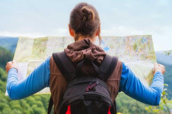 Illustrasjonsbilde for Language and Culture Survival Backpack (4th Edition) / Ryggsekkurs for språklæring og kulturforståelse (4. Versjon)