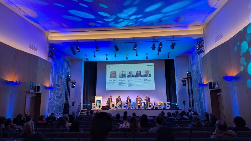 Panel som diskuterer