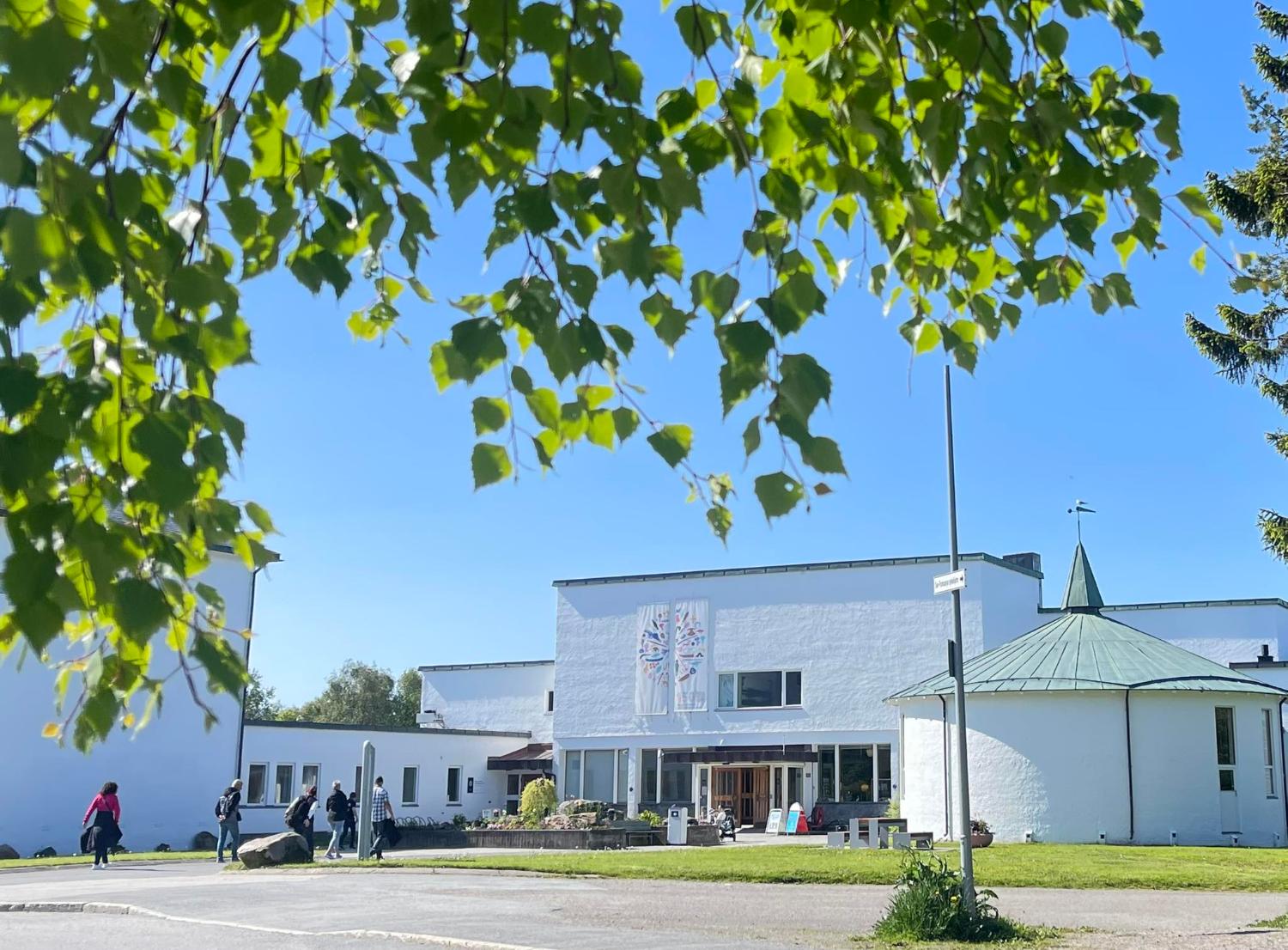 Illustrasjons-/bannerbilde for GUIDE COURSE | Get to know the exhibitions at the Arctic University Museum of Norway | DAY 2