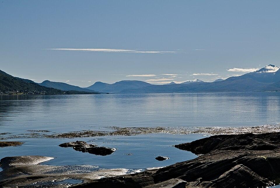 Illustrasjons-/bannerbilde for Walking Together, Learning to Hear and See