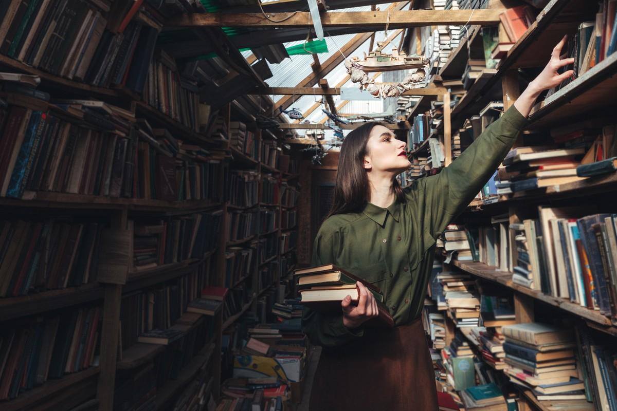 Illustrasjons-/bannerbilde for Skj&oslash;nnlitteratur om l&aelig;rere for (fremtidige) l&aelig;rere / Fiction About Teachers for (Future) Teachers